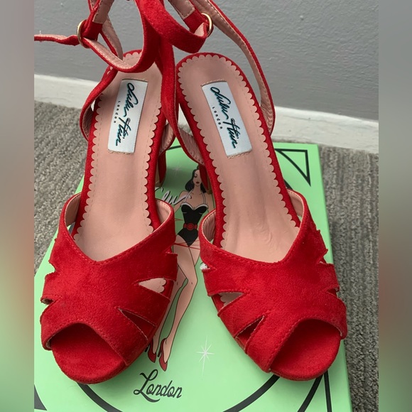 Lulu Hun Red Sandals - Picture 4 of 6